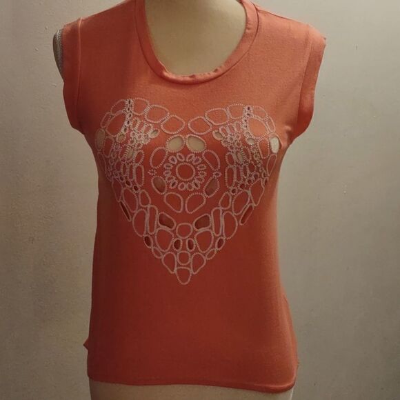 Almost Famous Coral colored top, with peekaboo cutouts, Size S‎ - Picture 1 of 8